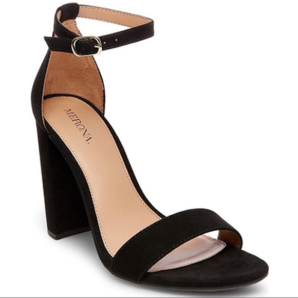 Merona Shoes - 💙 MERONA Block Heels Pump